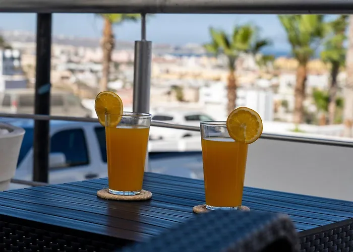 Cozy Cabo 2br, Shared Pool, Gated Community, 20 Walk To