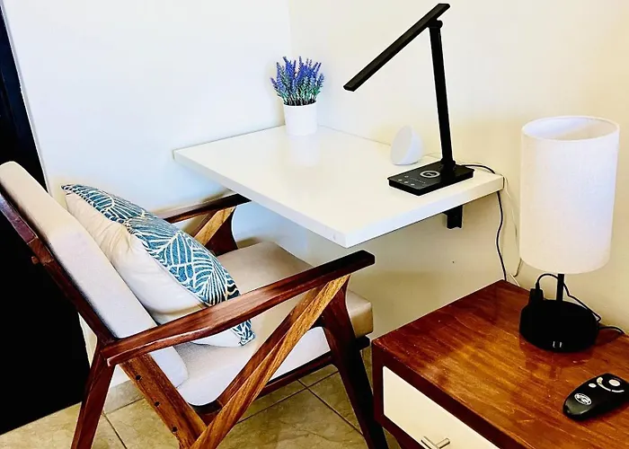 Cozy Cabo 2br, Shared Pool, Gated Community, 20 Walk To Сasa de vacaciones