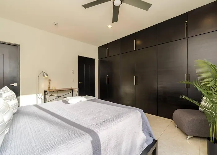 Cozy Cabo 2br, Shared Pool, Gated Community, 20 Walk To Сasa de vacaciones