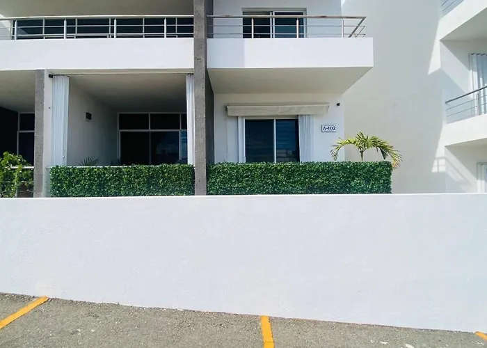 Сasa de vacaciones Cozy Cabo 2br, Shared Pool, Gated Community, 20 Walk To *