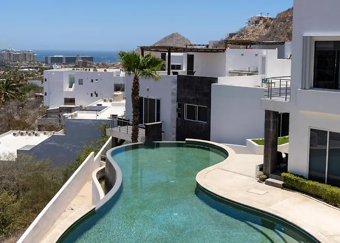 Cozy Cabo 2br, Shared Pool, Gated Community, 20 Walk To Cabo San Lucas